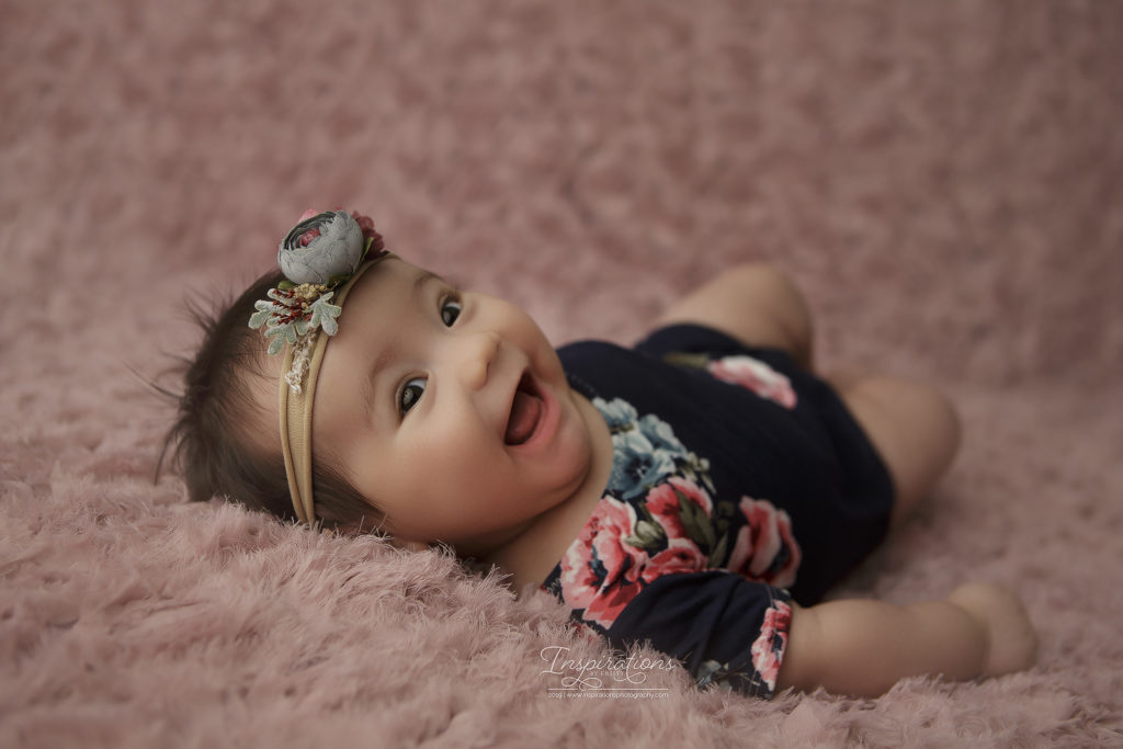 Inspirations photography offers a Watch Me Grow package after your newborn session is photographed. Offering a session at 3-6 months, one year and a family session