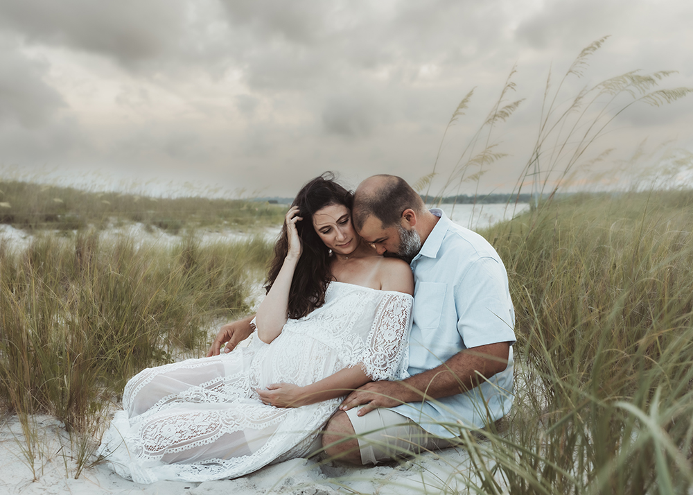 Newborn and maternity photographer in Wilmington, NC